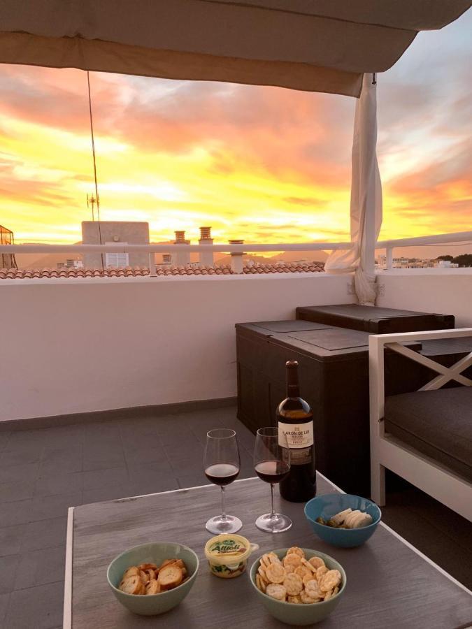 Sonne & Meerblick Aus 40 Grad Heissem Whirlpool Geniessen - Zentral Am Hafen Und Dennoch Ruhig Cala Ratjada  Exterior photo